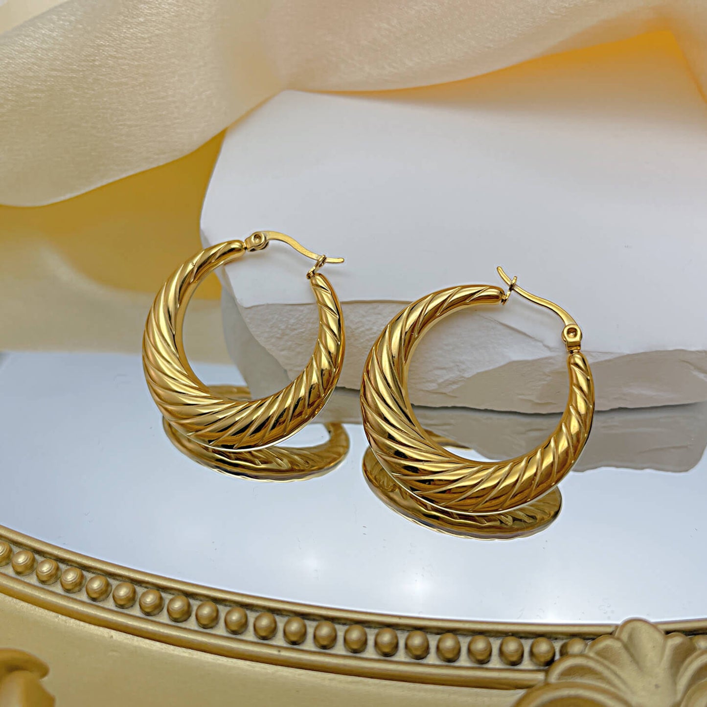AG Glamorous and Timeless Beauty Gold Circle Stainless Steel Earrings - AGCHEN JEWELRY,earrings
