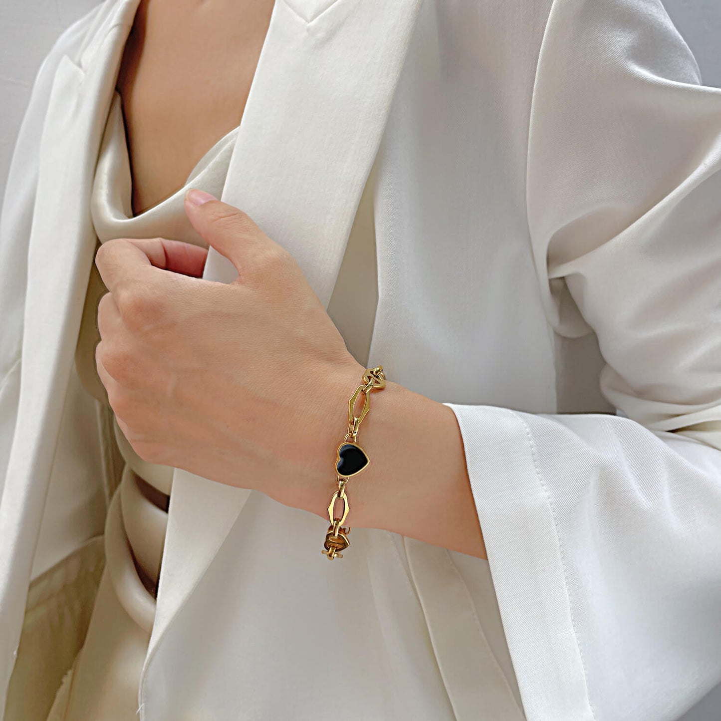 AG Lovely Bracelet With Black Enamel Heart - AGCHEN JEWELRY,bracelet