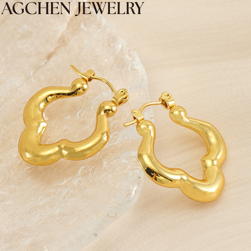 #ModernAndEdgy
#UrbanChic
#BoldAndStrong
#UniqueAndModern
#OnTrendJewelry
#JewelryTrends
#BoldAndClassic