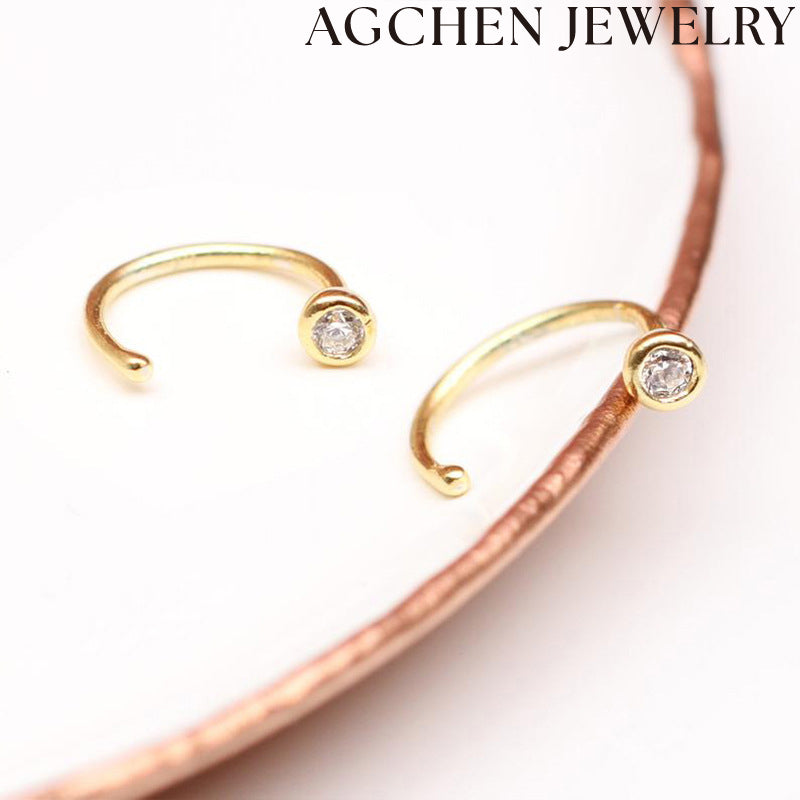 AG White Zirconia Stud Earrings