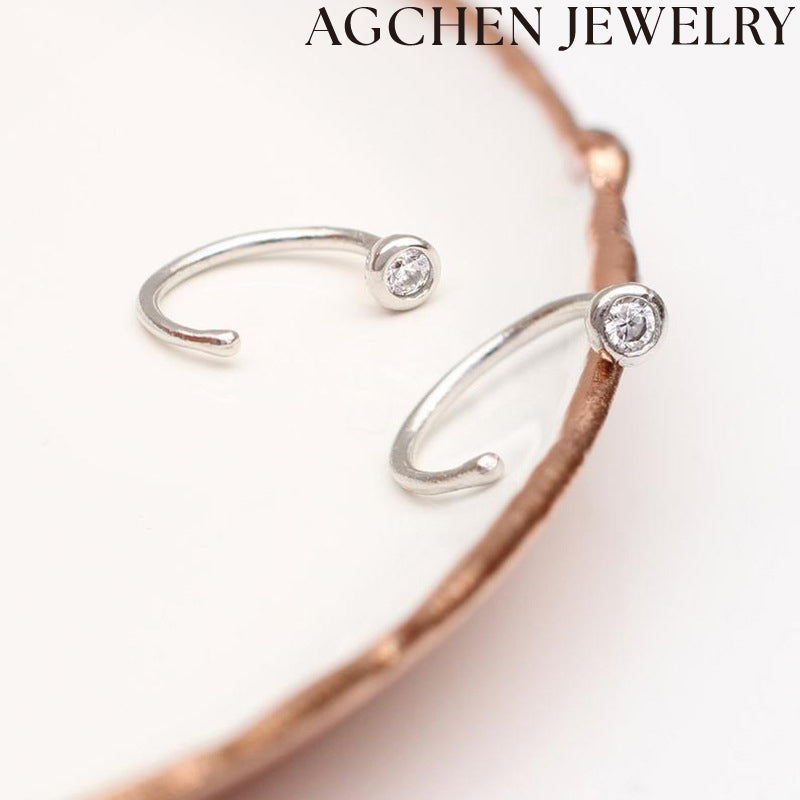 AG White Zirconia Stud Earrings