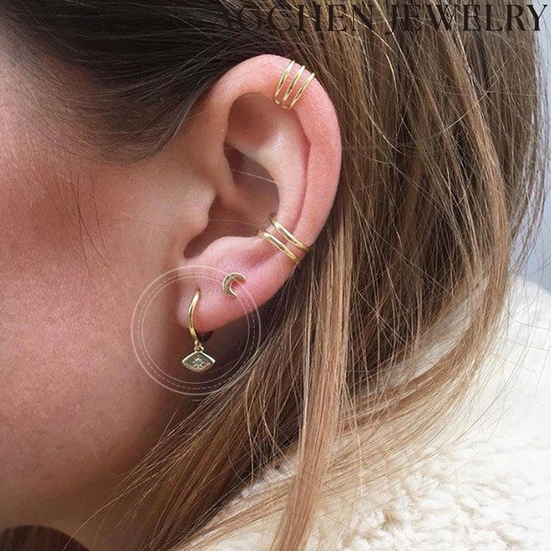 AG Eye-Shaped Zirconia Earrings