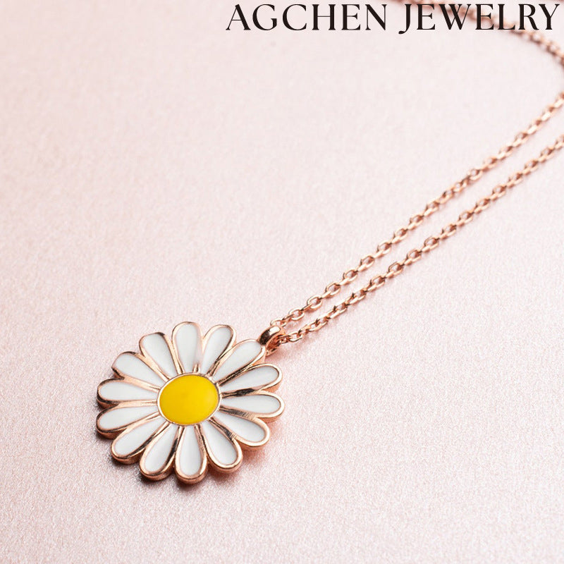 AG Dainty Daisy Resin Necklace