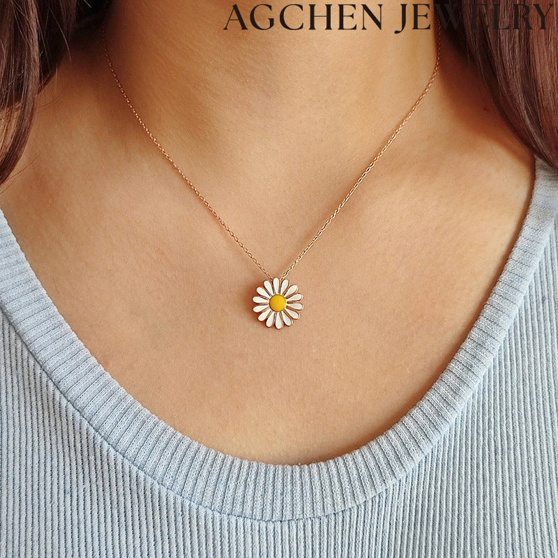 AG Dainty Daisy Resin Necklace
