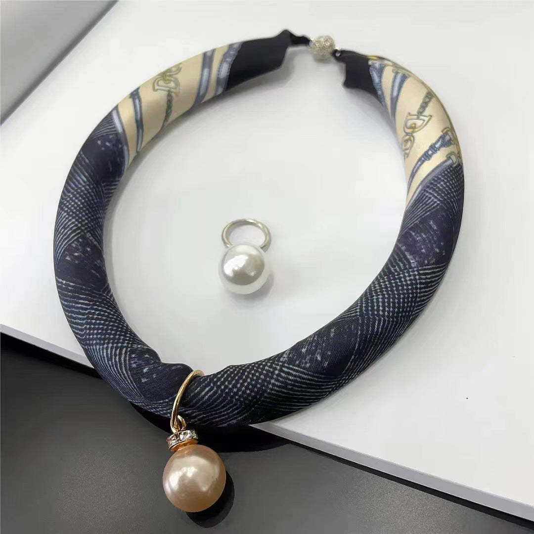 AG Classic Allure Antique Charm Neckpiece